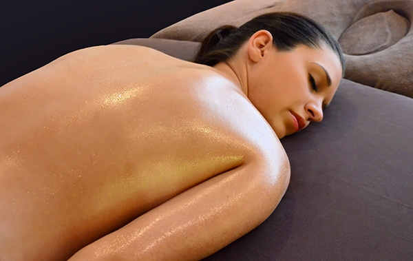 Massage aux huiles aromatiques